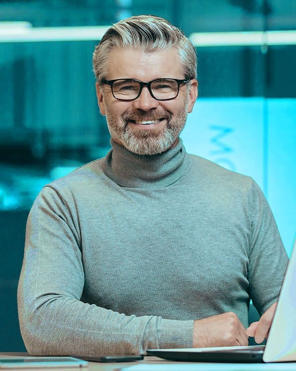 Fotografie stoc: portret profesional al unui bărbat de vârstă mijlocie